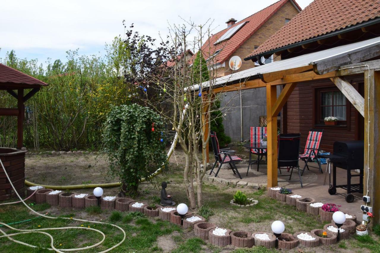 Appartamento Fuenfeichener Weg 16 Eisenhüttenstadt Esterno foto