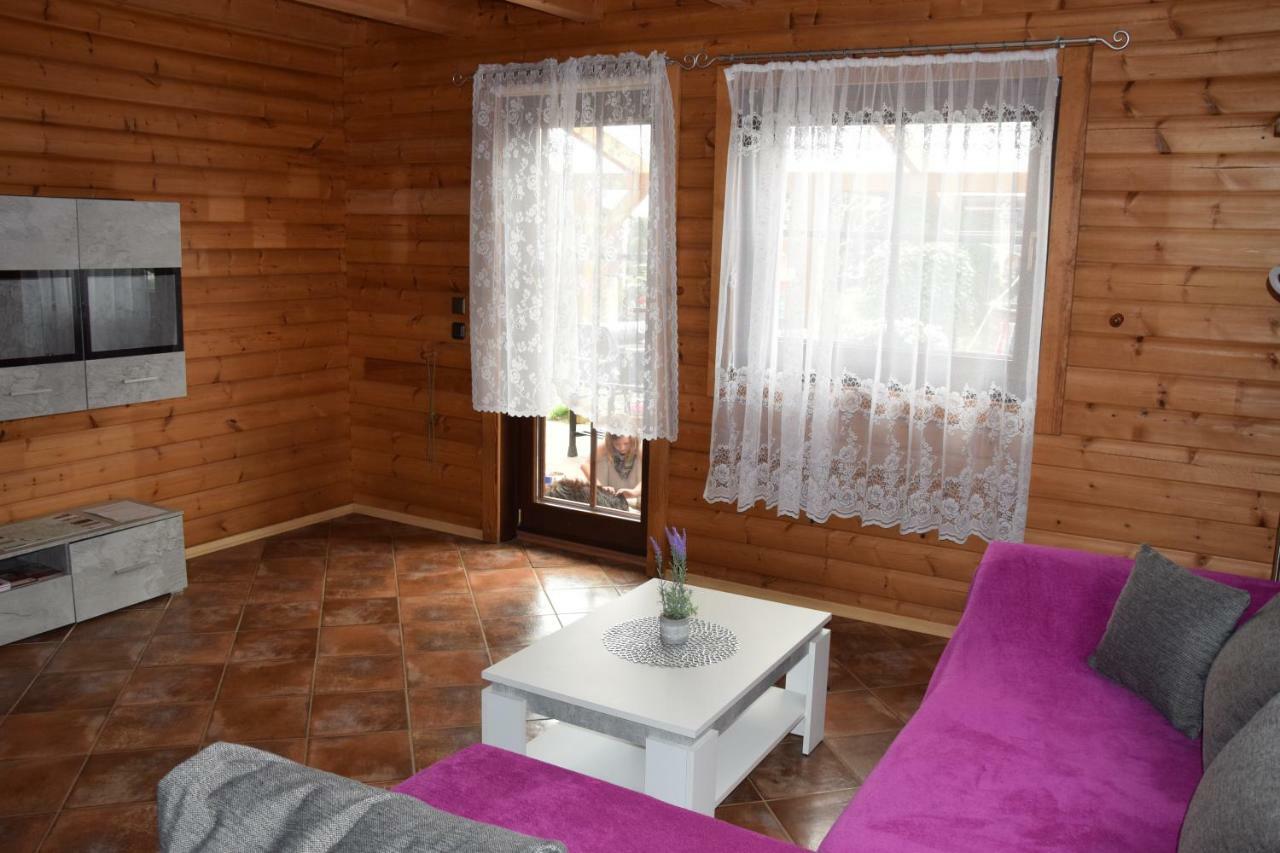 Appartamento Fuenfeichener Weg 16 Eisenhüttenstadt Esterno foto
